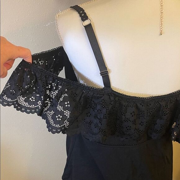 Elegant Black Lace Women's Bodysuit Torrid Curves - Picture 4 of 7